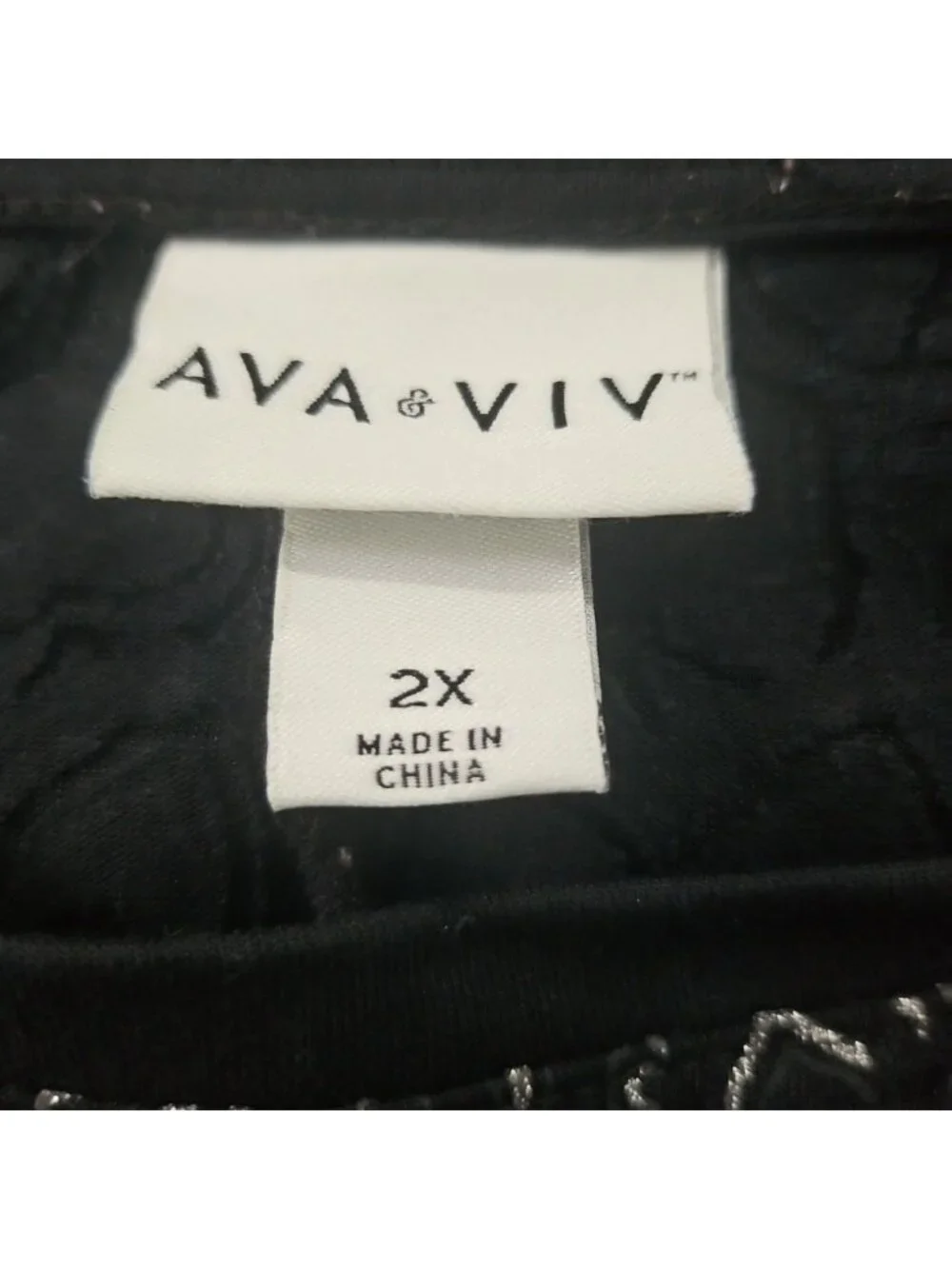 Ava & Viv Black Tunic Top Sheer Mesh Yoke Silver Foil Mandala Plus Size 2X - Picture 9 of 10